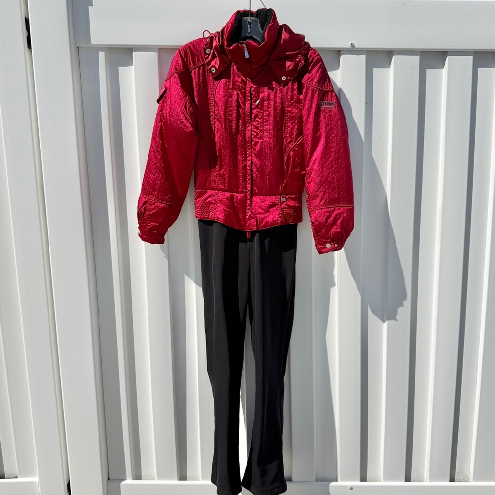 Vintage 90s NILS Ski Jumpsuit One-Piece Snowsuit
Women’s 8 Cranberry & Black